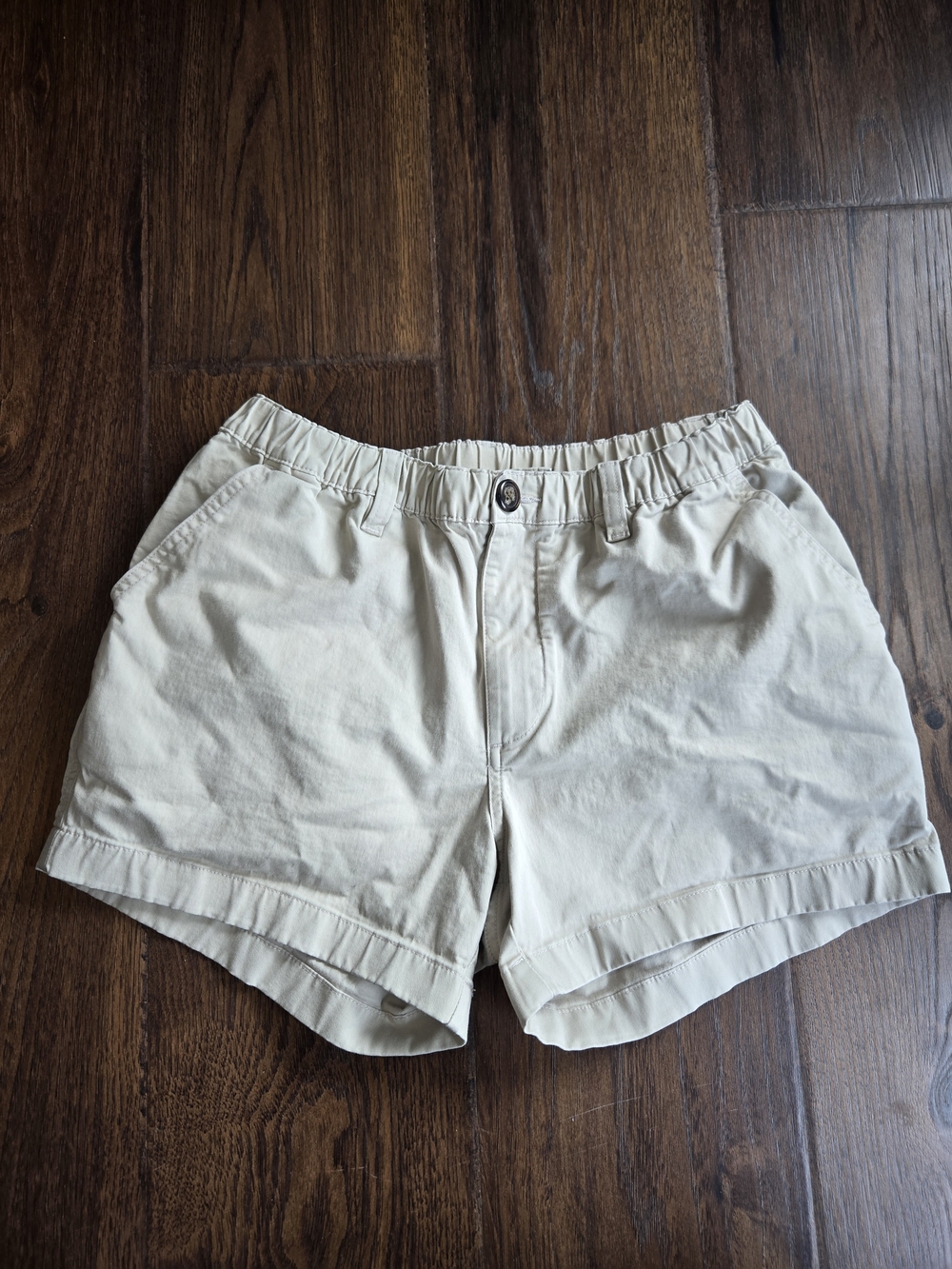 Chubbies Men's Khaki Classic 4 Inch Inseam Shorts Size M